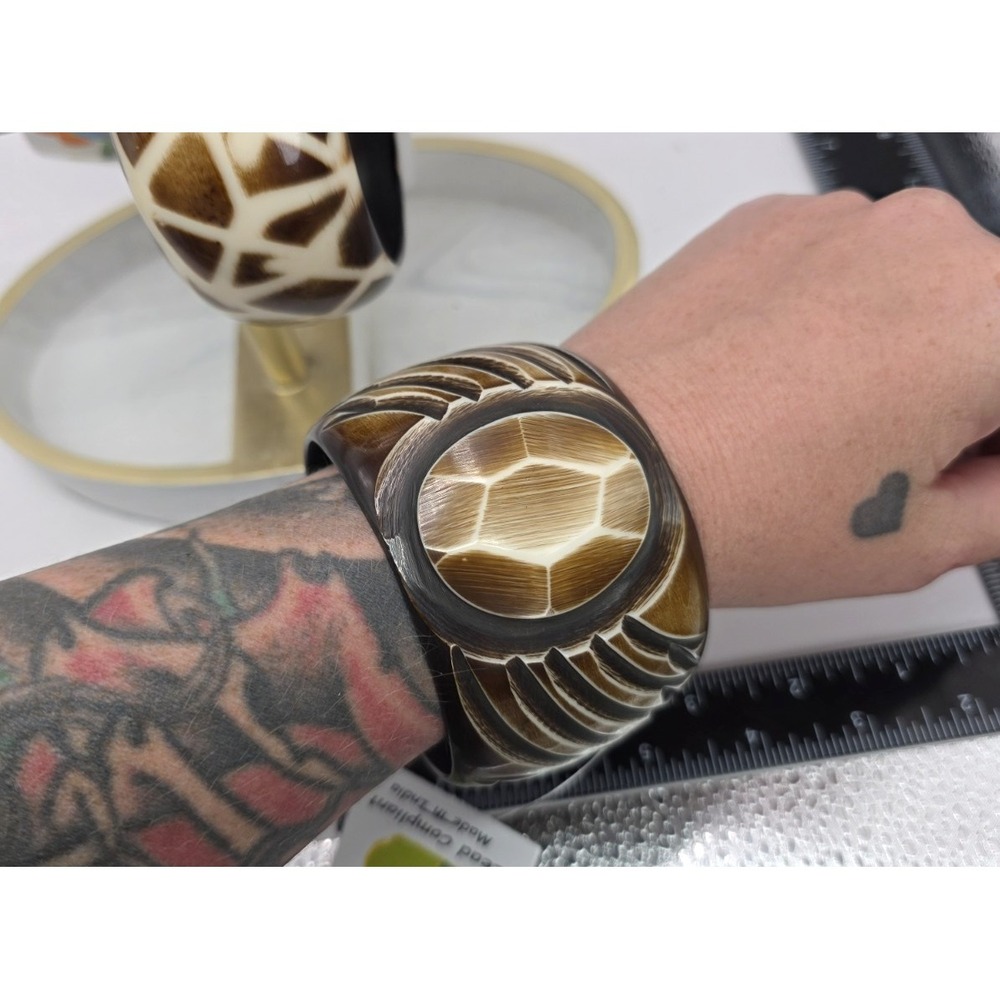 Antika Collection 4 Safari Themed Bangles Bracelets Carved Browns Boho Chunk New - Picture 5 of 8